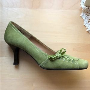 Franco Sarto vintage 90s 2” heel.